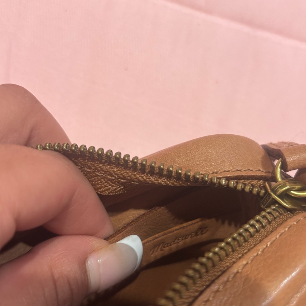 MADEWELL Leather Carabiner Mini Crossbody Shoulder Bag - Picture 5 of 6